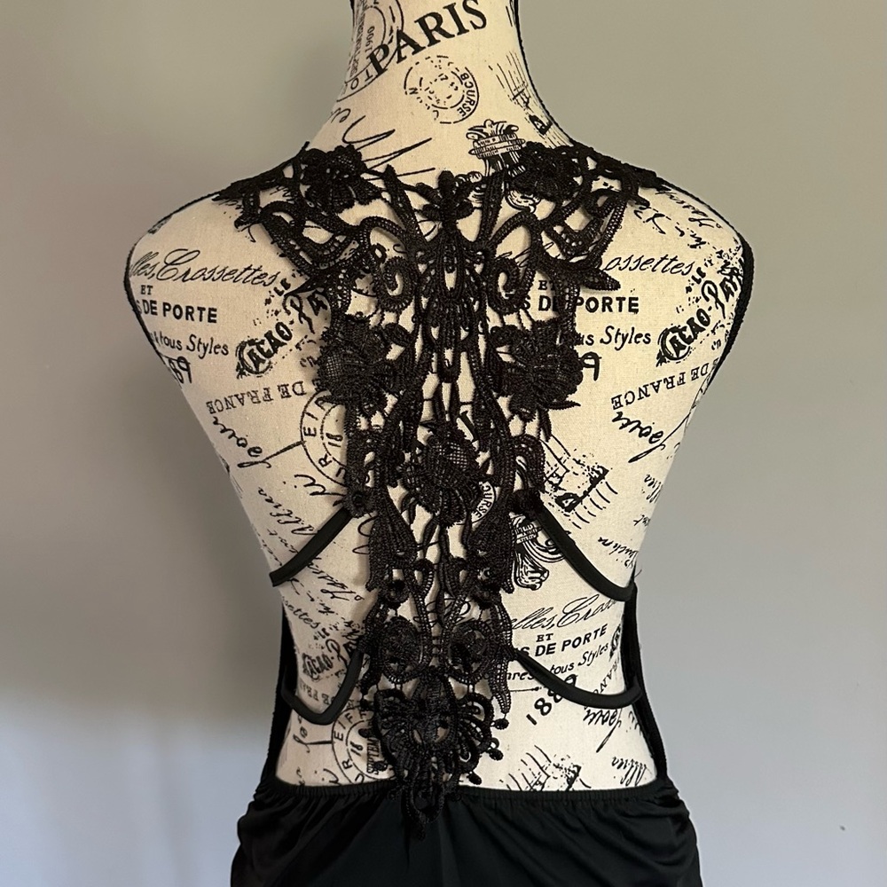 VENUS Black Lace Back Tank Top - Picture 1 of 3